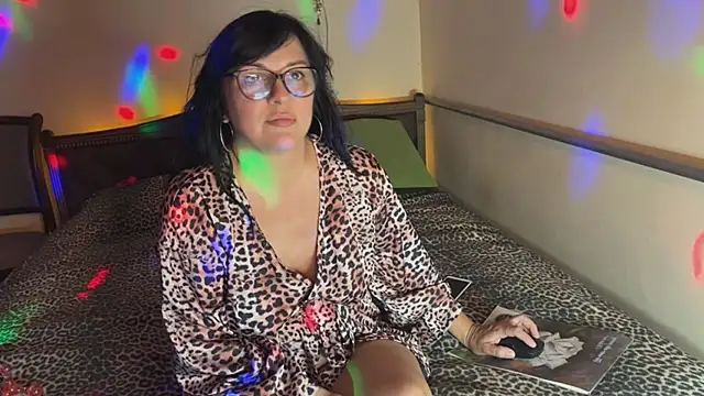 OxiLovex online show from July 14, 2026, 8:47 pm
