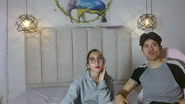 mrandmrsvixencs online show from May 11, 2026, 1:50 pm