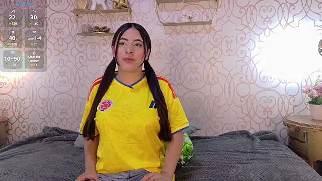 Maggiee 1 online show from June 19, 2026, 7:17 pm