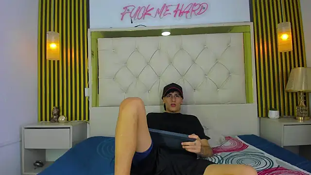 Just18Jake  online show from May 25, 2026, 12:49 am