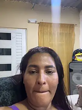 banditgirl86 online show from April 17, 2026, 4:15 am