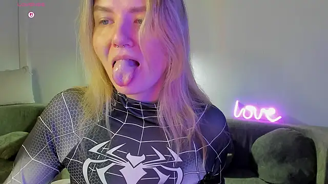 TonyaMeow online show from July 12, 2026, 1:18 am
