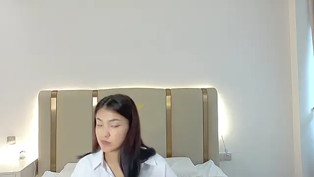 Maiaxoxo online show from July 4, 2026, 3:24 am