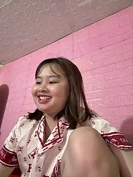 NhungNhun789 online show from April 19, 2026, 6:10 pm