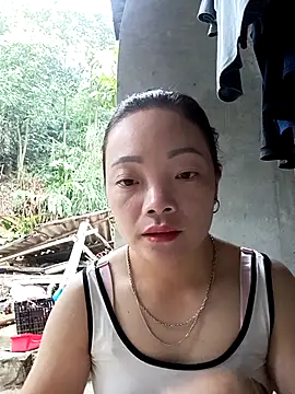 Snapshot of -Anann- chatting on May 11, 2026, 11:24 pm -Anann- online show from May 11, 2026, 11:24 pm