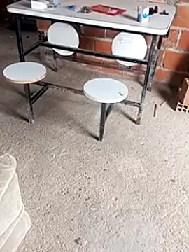  - - -larissa - - - online show from April 19, 2026, 10:36 am