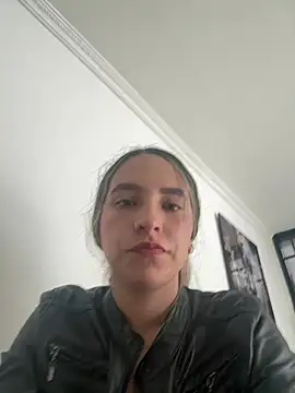 JUANITA07 online show from April 19, 2026, 1:10 pm