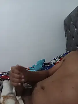 ReinaldoZapata online show from May 28, 2026, 12:19 am