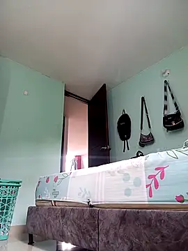 Anny Lucia12 online show from April 18, 2026, 7:07 pm