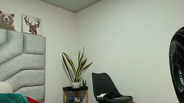 Snapshot of fernanda_not_swee chatting on April 23, 2026, 1:57 pm fernanda not swee online show from April 23, 2026, 1:57 pm