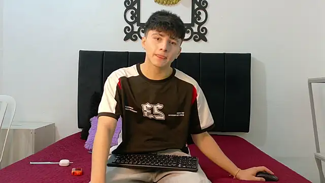 Snapshot of LunayDream chatting on July 9, 2026, 11:47 am LunayDream online show from July 9, 2026, 11:47 am