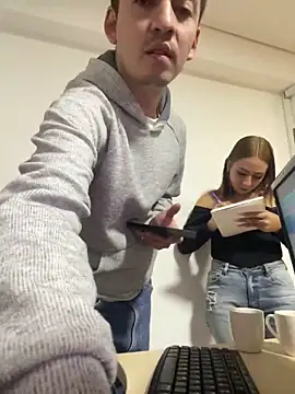 dakota vennom online show from April 18, 2026, 11:27 pm