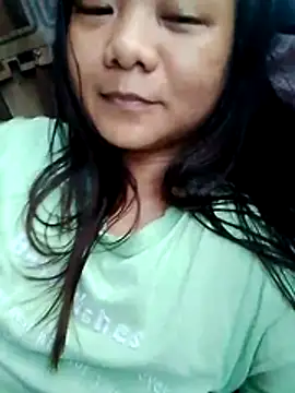 Snapshot of eljhenx chatting on June 19, 2026, 2:05 am eljhenx online show from June 19, 2026, 2:05 am
