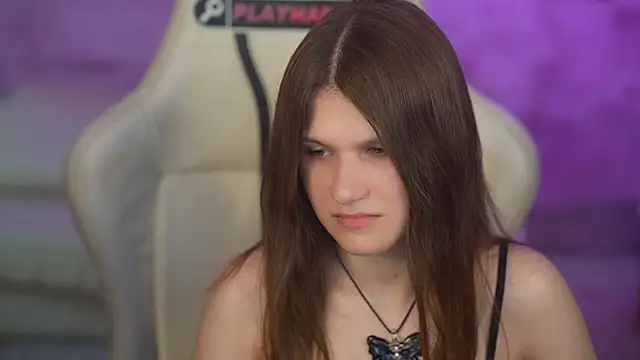 Monika kiss054 online show from May 16, 2026, 2:49 pm