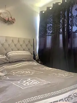 MissNYXuk online show from April 22, 2026, 12:50 pm