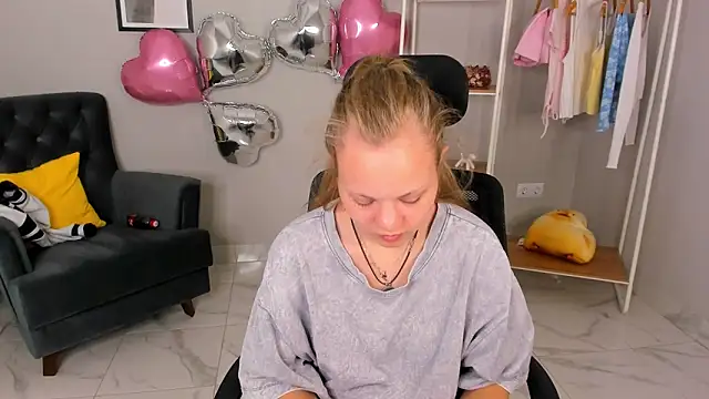 Ellen Mafour online show from April 21, 2026, 10:54 am