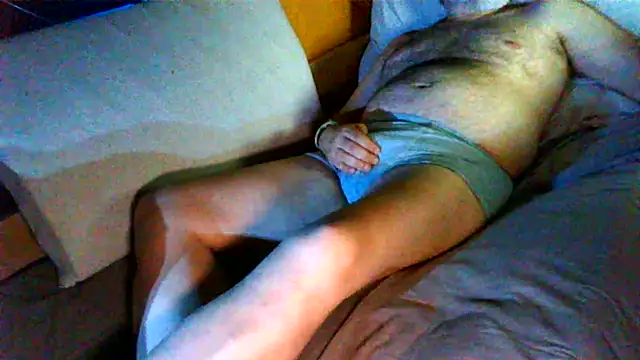 Snapshot of bearotto123 chatting on June 10, 2026, 10:08 pm bearotto123 online show from June 10, 2026, 10:08 pm