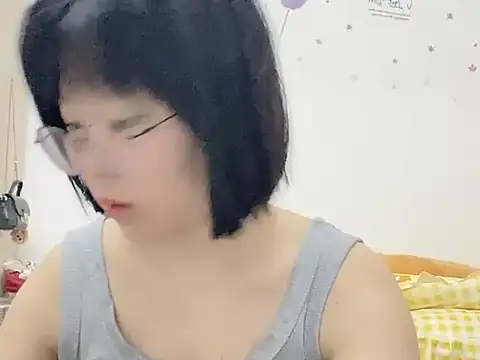 Belle-LL online show from April 28, 2026, 2:44 pm