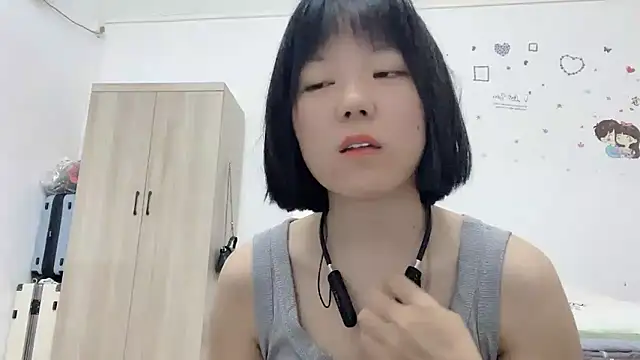 Belle-LL online show from May 6, 2026, 3:17 pm