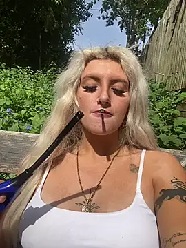 Livistreetxx online show from May 22, 2026, 9:48 am