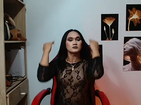 YourHot Nica online show from April 28, 2026, 2:44 pm