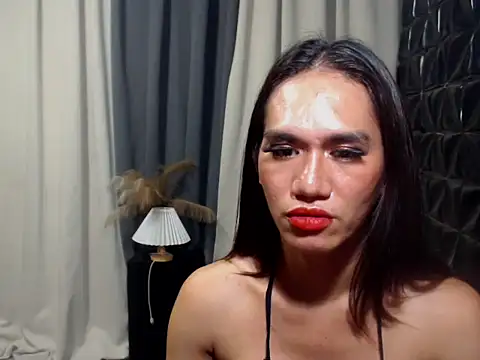 Snapshot of Queen_Haliyah chatting on May 16, 2026, 12:51 am Queen Haliyah online show from May 16, 2026, 12:51 am