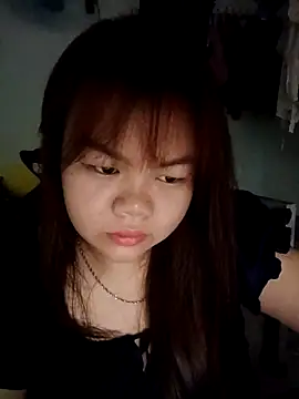 Truxcy1 online show from May 6, 2026, 10:37 pm