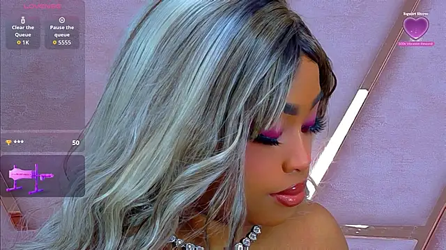 TiannahGlow online show from May 30, 2026, 12:57 pm