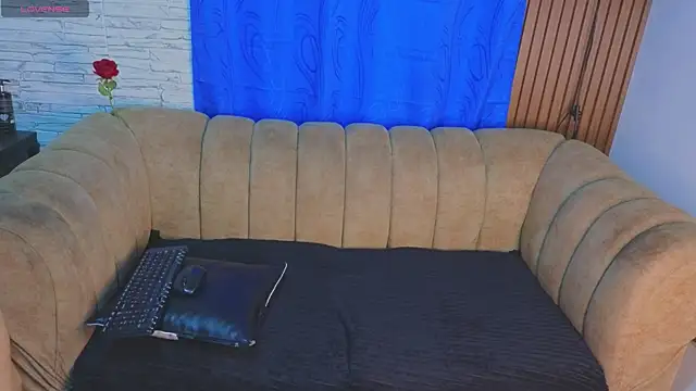 josethariaz25 online show from June 17, 2026, 11:12 am