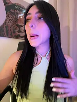 IsabellaNoir  online show from July 7, 2026, 3:38 pm
