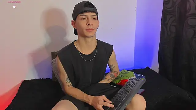  IanLark online show from May 13, 2026, 10:17 pm