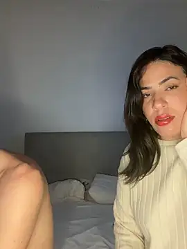 Snapshot of SabrinaDVD chatting on May 8, 2026, 9:42 pm SabrinaDVD online show from May 8, 2026, 9:42 pm