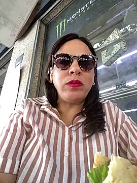 Snapshot of SabrinaDVD chatting on May 22, 2026, 4:01 pm SabrinaDVD online show from May 22, 2026, 4:01 pm