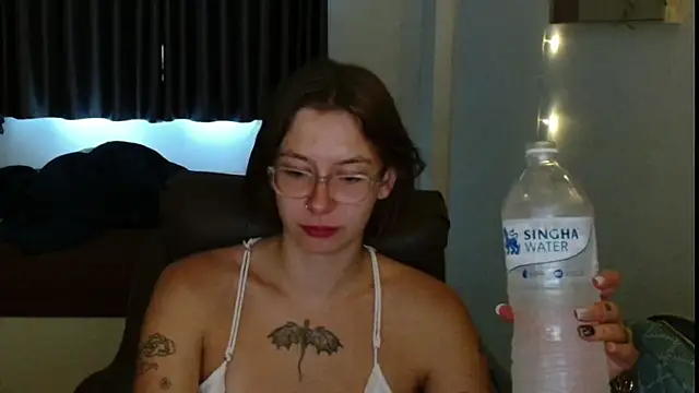 JuicyErika online show from July 12, 2026, 11:29 pm