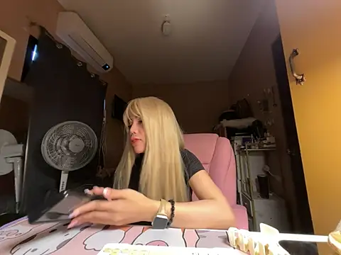 Snapshot of sweet_glam chatting on May 15, 2026, 7:59 am sweet glam online show from May 15, 2026, 7:59 am