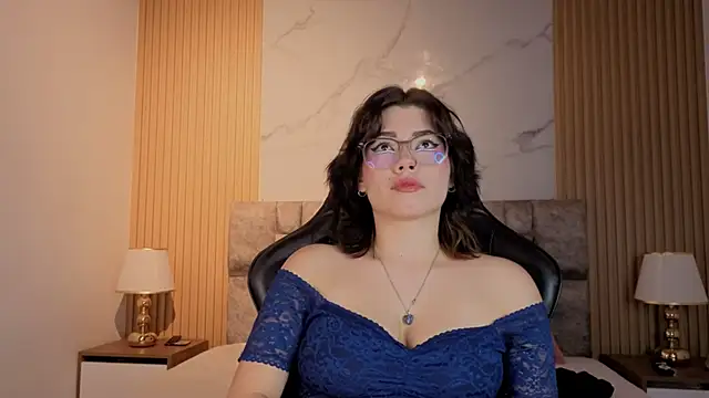 alkivamoon online show from May 12, 2026, 7:00 pm
