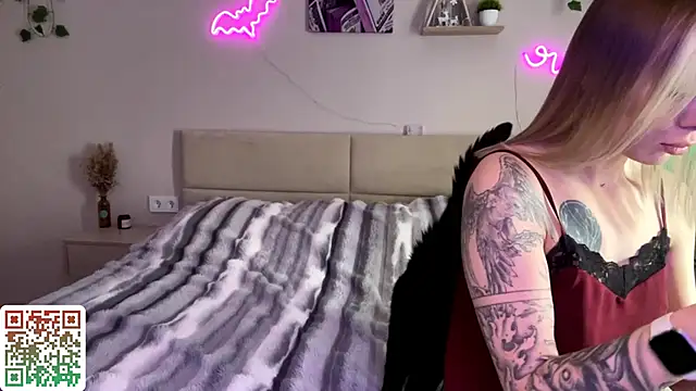 CandyRass online show from May 9, 2026, 1:27 pm
