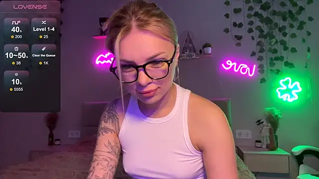 CandyRass online show from May 26, 2026, 7:26 am