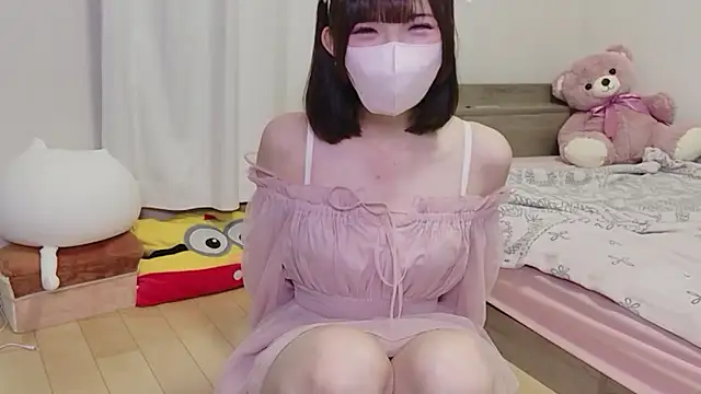 hiyo0001 online show from May 20, 2026, 1:39 pm