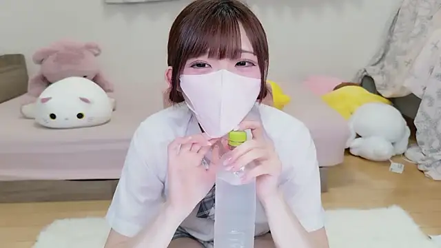 hiyo0001 online show from June 25, 2026, 4:00 pm