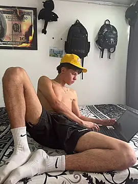 Jackdaniel001  online show from May 4, 2026, 3:41 pm