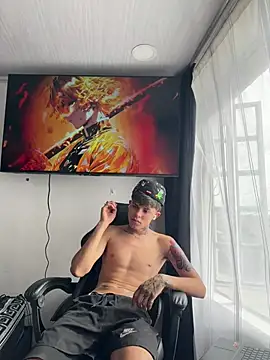 Jackdaniel001  online show from May 31, 2026, 1:51 pm