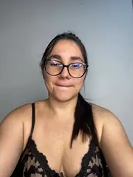 mia khalaf online show from May 10, 2026, 2:39 am