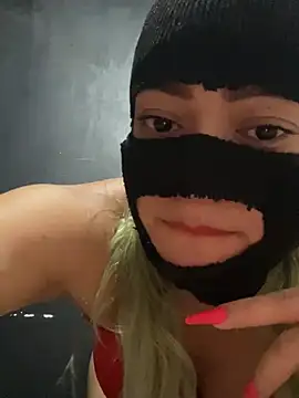 Hotkatii online show from June 3, 2026, 5:32 am