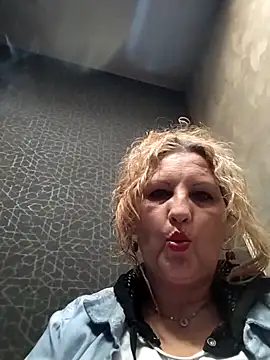 Divineblond online show from March 9, 2025, 9:13 am