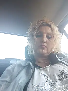 Divineblond online show from March 9, 2025, 12:20 pm