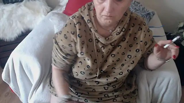 Divineblond online show from March 10, 2025, 8:48 am