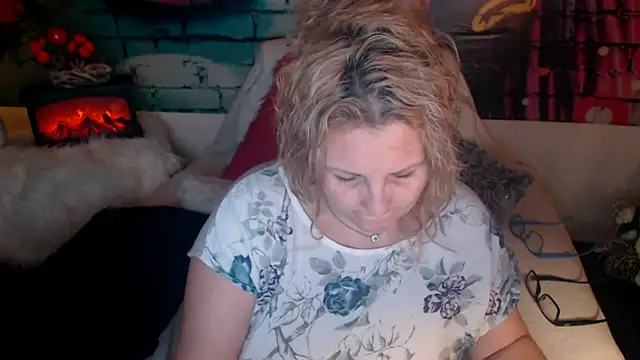 Divineblond online show from March 10, 2025, 7:50 pm