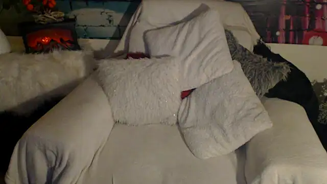 Divineblond online show from March 11, 2025, 8:20 pm