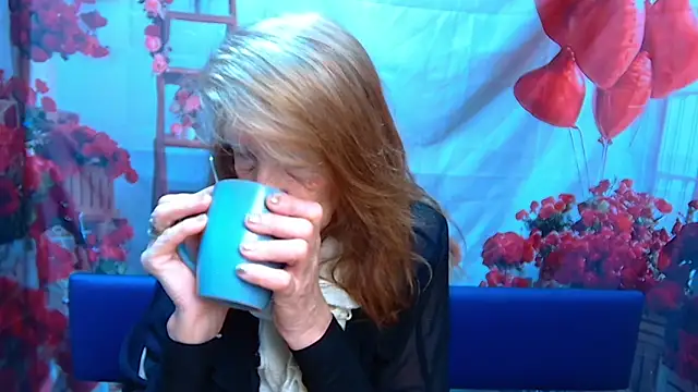 Snapshot of AliceWriter chatting on May 6, 2026, 5:14 am AliceWriter online show from May 6, 2026, 5:14 am